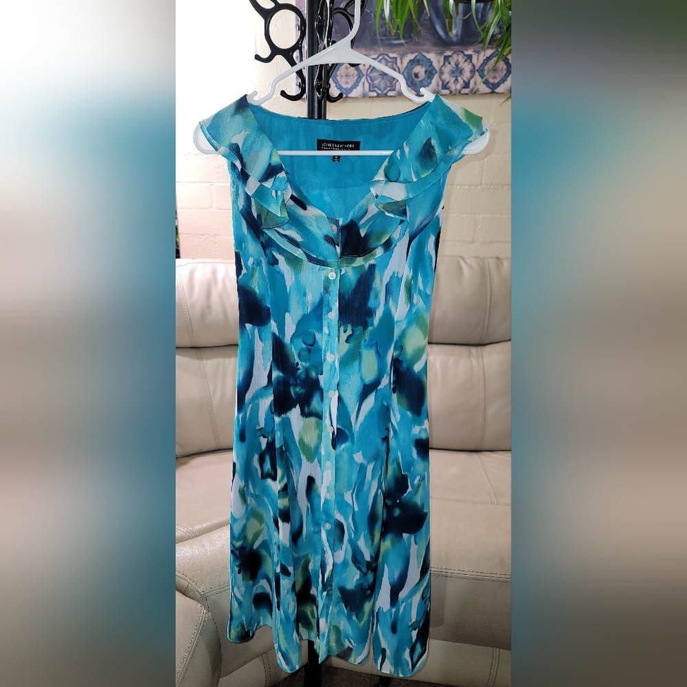 "Jones New York" size SP multi color, blues/greens